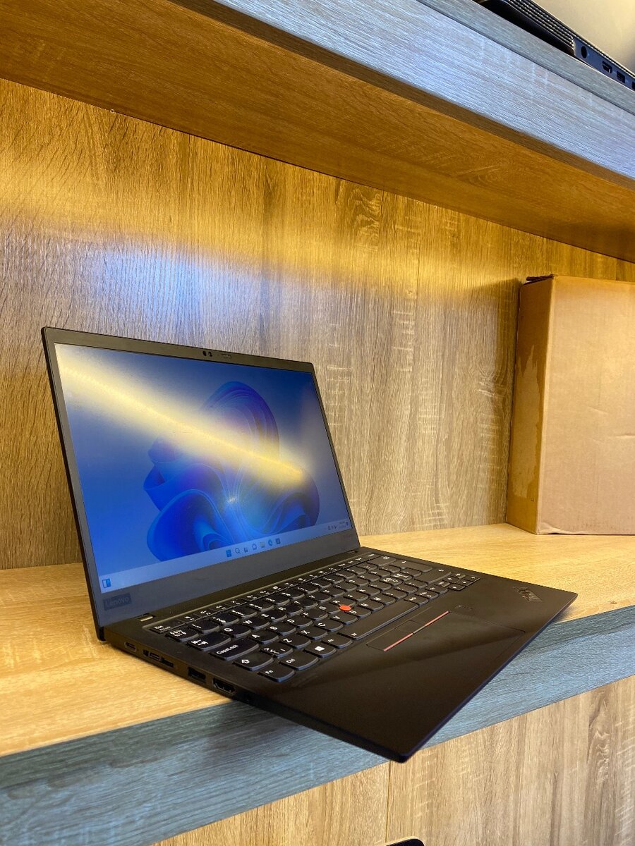 Lenovo ThinkPad X1 Carbon