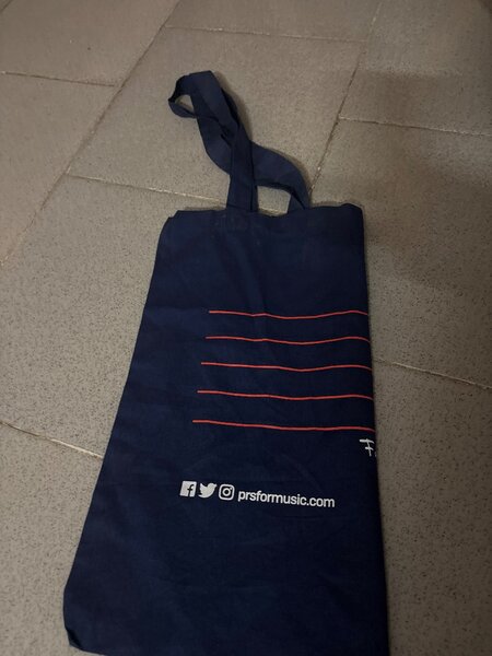 Tote bag