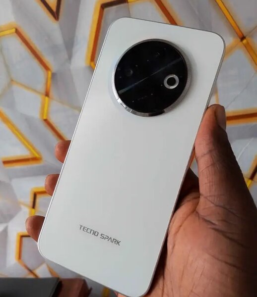 Smartphone Tecno Spark Blanc
