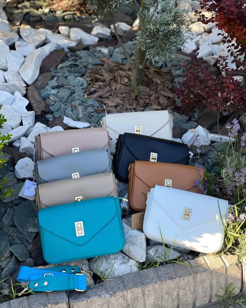 сумки разных цветов