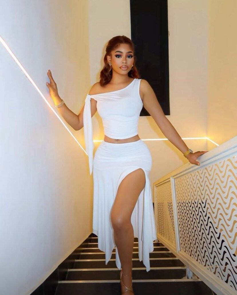 Robe élégante asymétrique femme