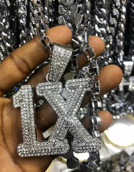 Collier pendentif diamanté