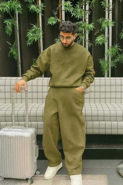 Tenue de survêtement vert olive