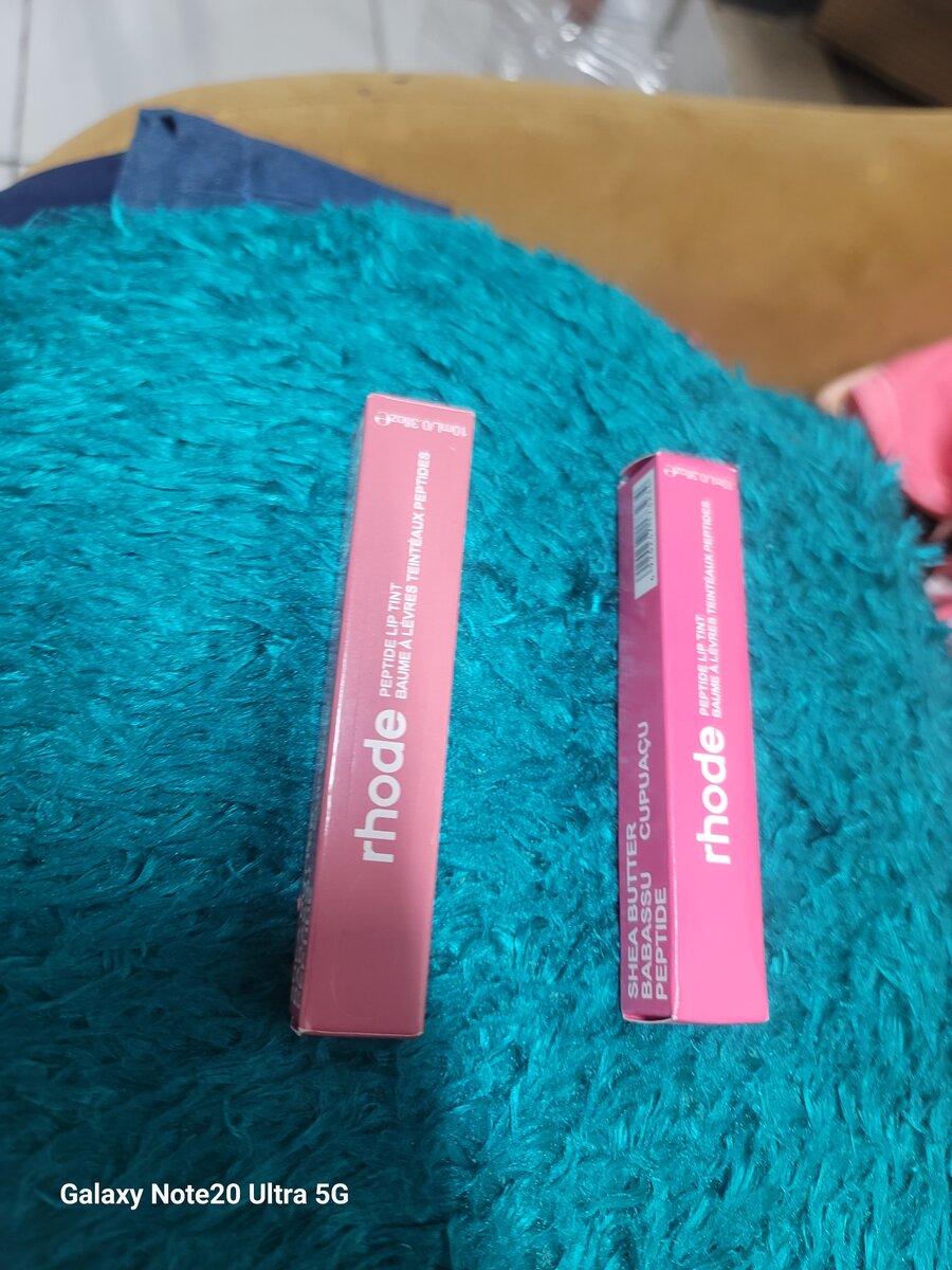 Rhode Rouge a lèvre teintee