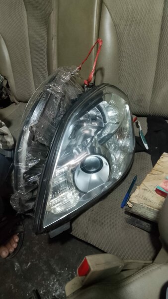 Nissan safero 2OO5 model Head light