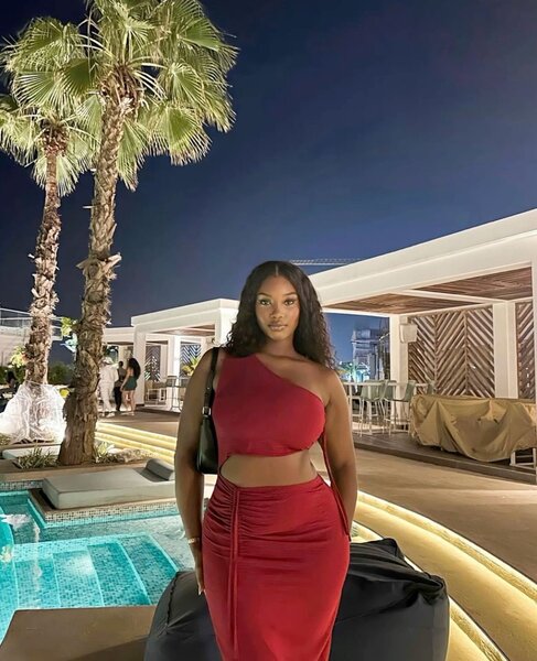 Robe asymétrique élégante