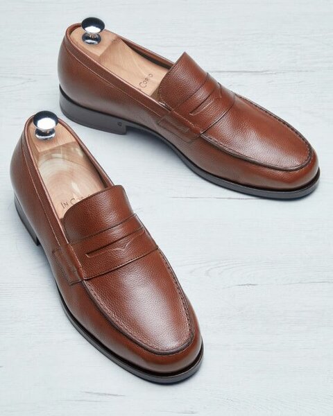 Mocassins en cuir marron élégants