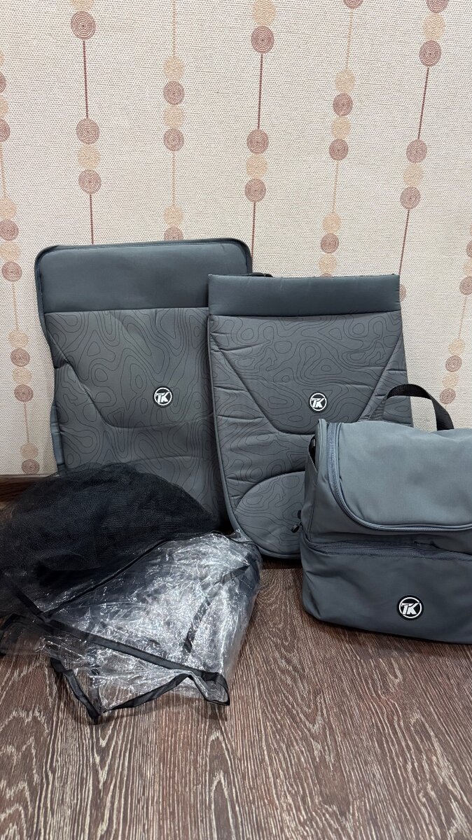 Продаю коляску Teknum 2в1 (прогулочный блок и авто люлька)