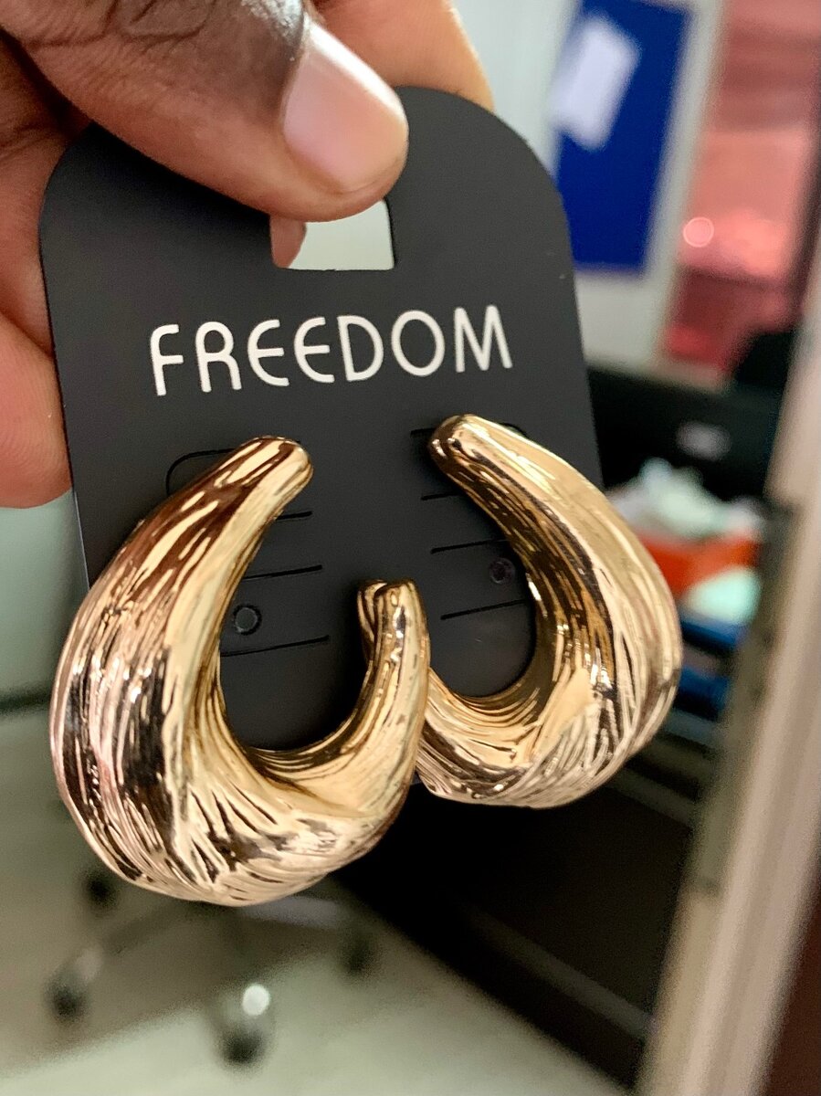 Stunning Gold Crescent Earring