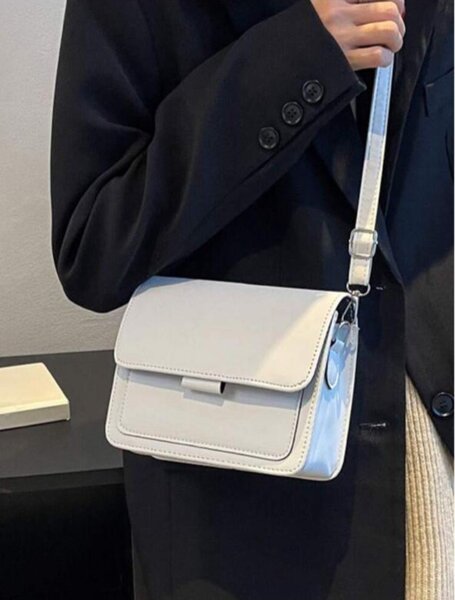 Sac à bandoulière moderne