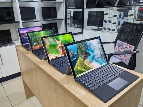 Microsoft Surface Pro 4s