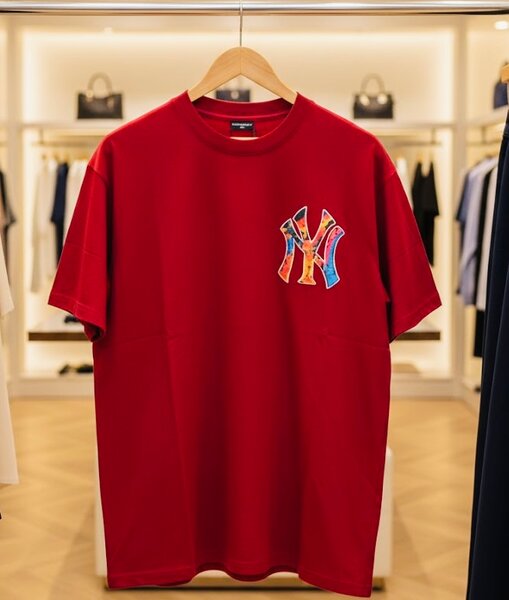 T-shirt rouge graphique