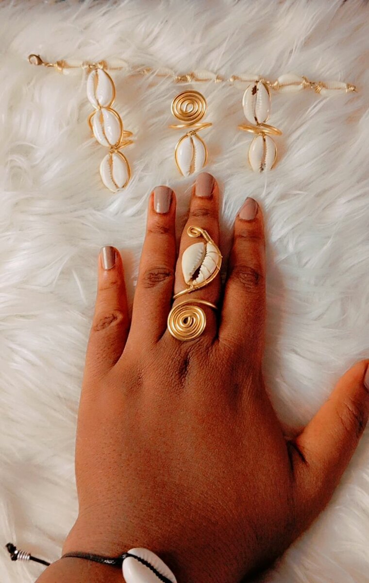 Bijoux en coquillages pour femme