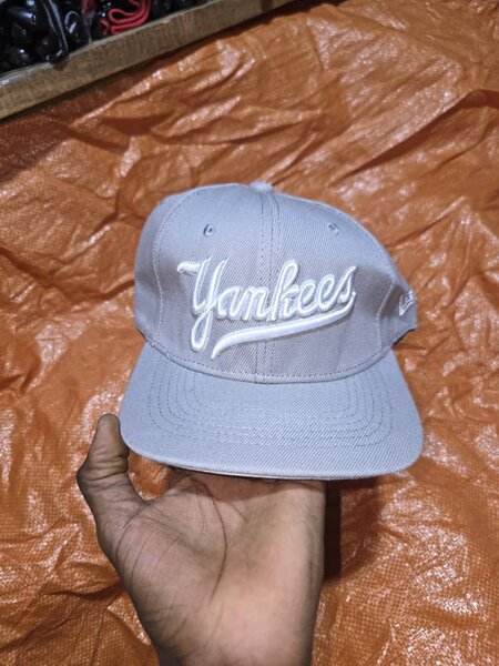 Casquette grise Yankees