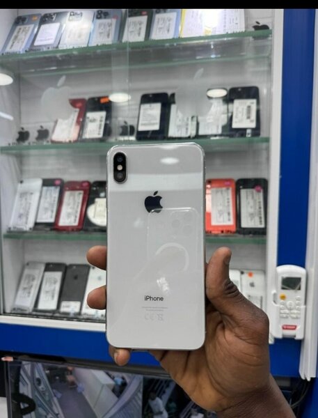 iPhone blanc déverrouillé