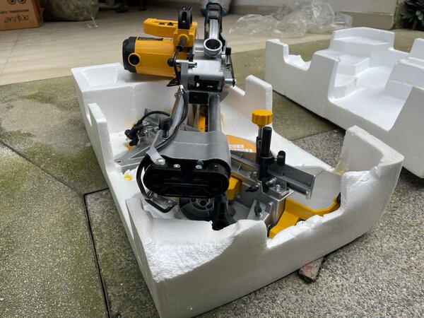 Scie à onglet puissante