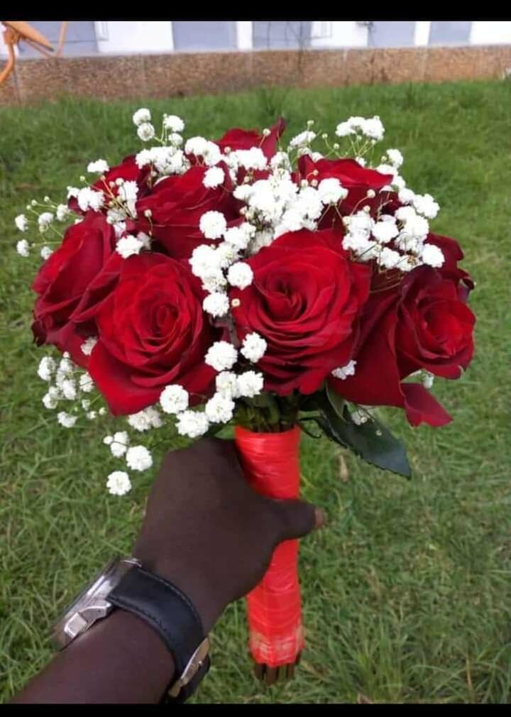 Bouquet de mariée avec rose na