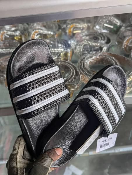 Stylish men's slippers