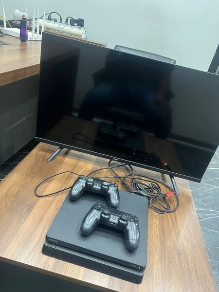 Console PS4 Slim avec Manettes