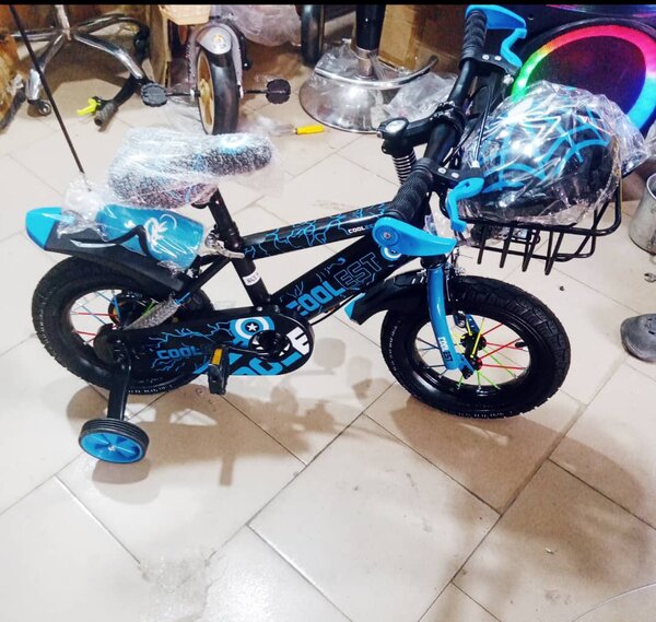 Vélo Enfant Cool avec Casque