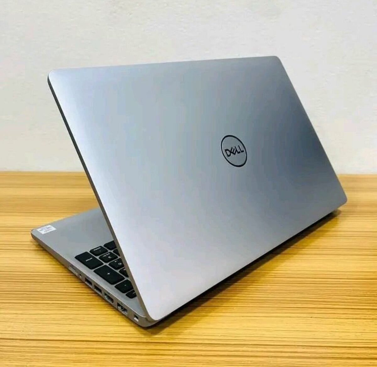 Dell Laptop Moderne 15.6"