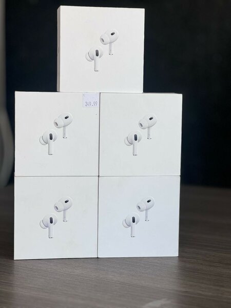 AirPods Pro (2ndGen)type -c available