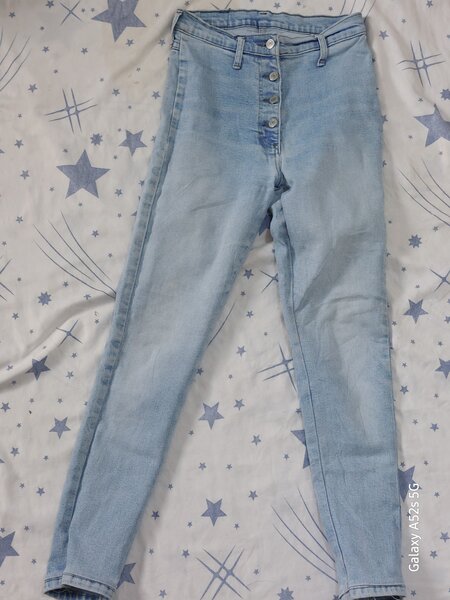 Jean taille haute femme élégante