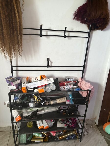 Étagère à chaussures et vestiaire