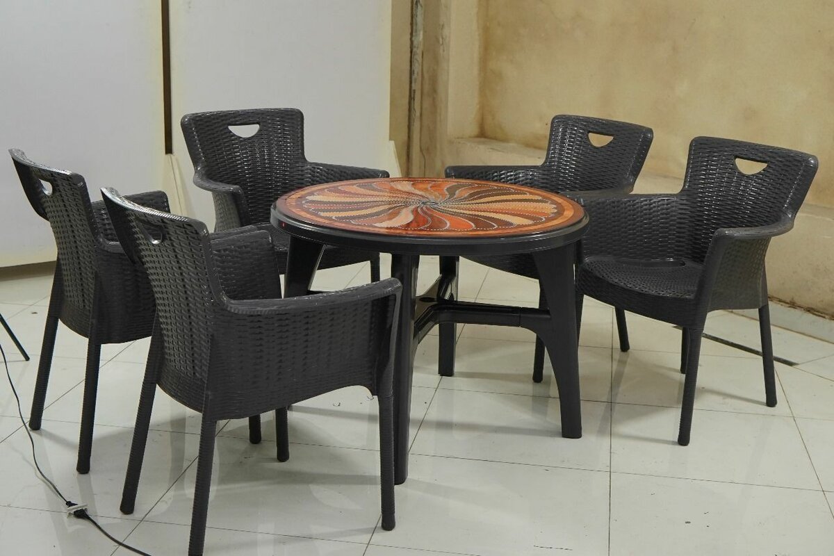 Italian Bliss Rattan Chair Complete Set 4+1