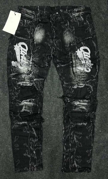 Jeans déchirés style urbain