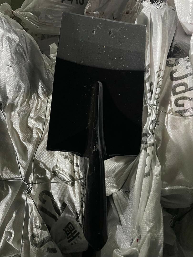 Pelle à main robuste jardin