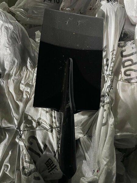 Pelle à main robuste jardin