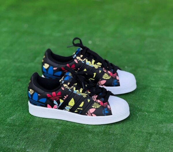 Adidas superstar