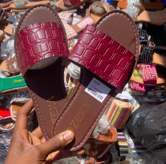 Sandales rouges en cuir chic