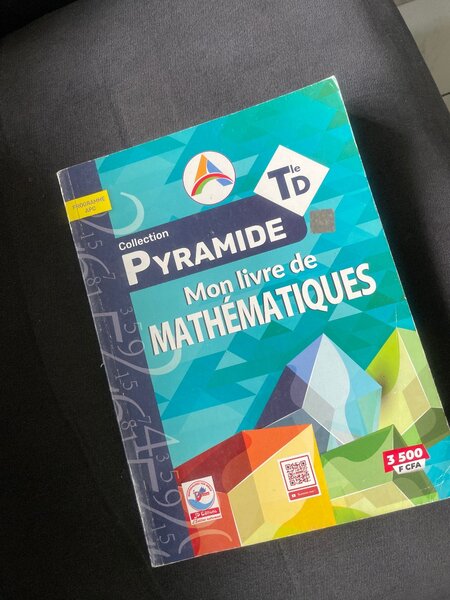 Livre de Mathématiques Pyramide