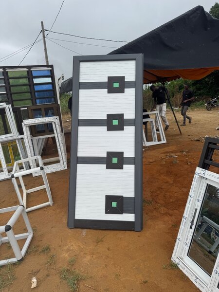 Porte extérieure design moderne