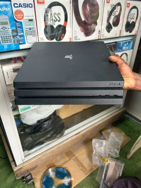 Console PS4 Pro 1TB craké