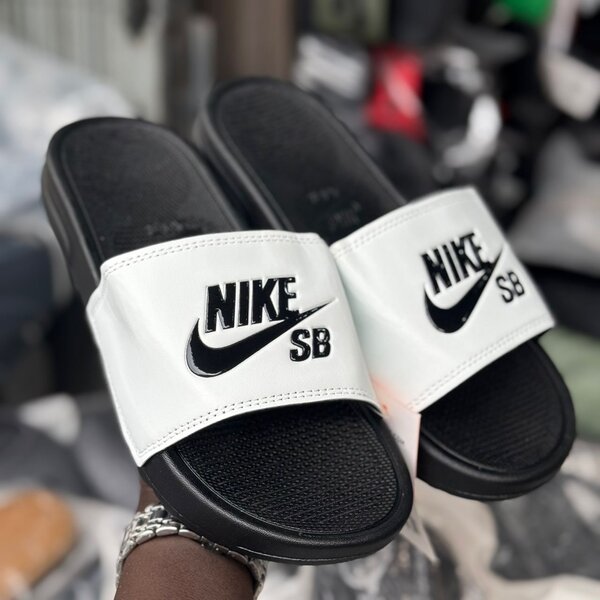 Claquettes Nike SB tendance