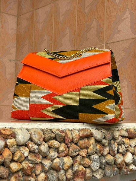 SAC A MAIN TENDANCE