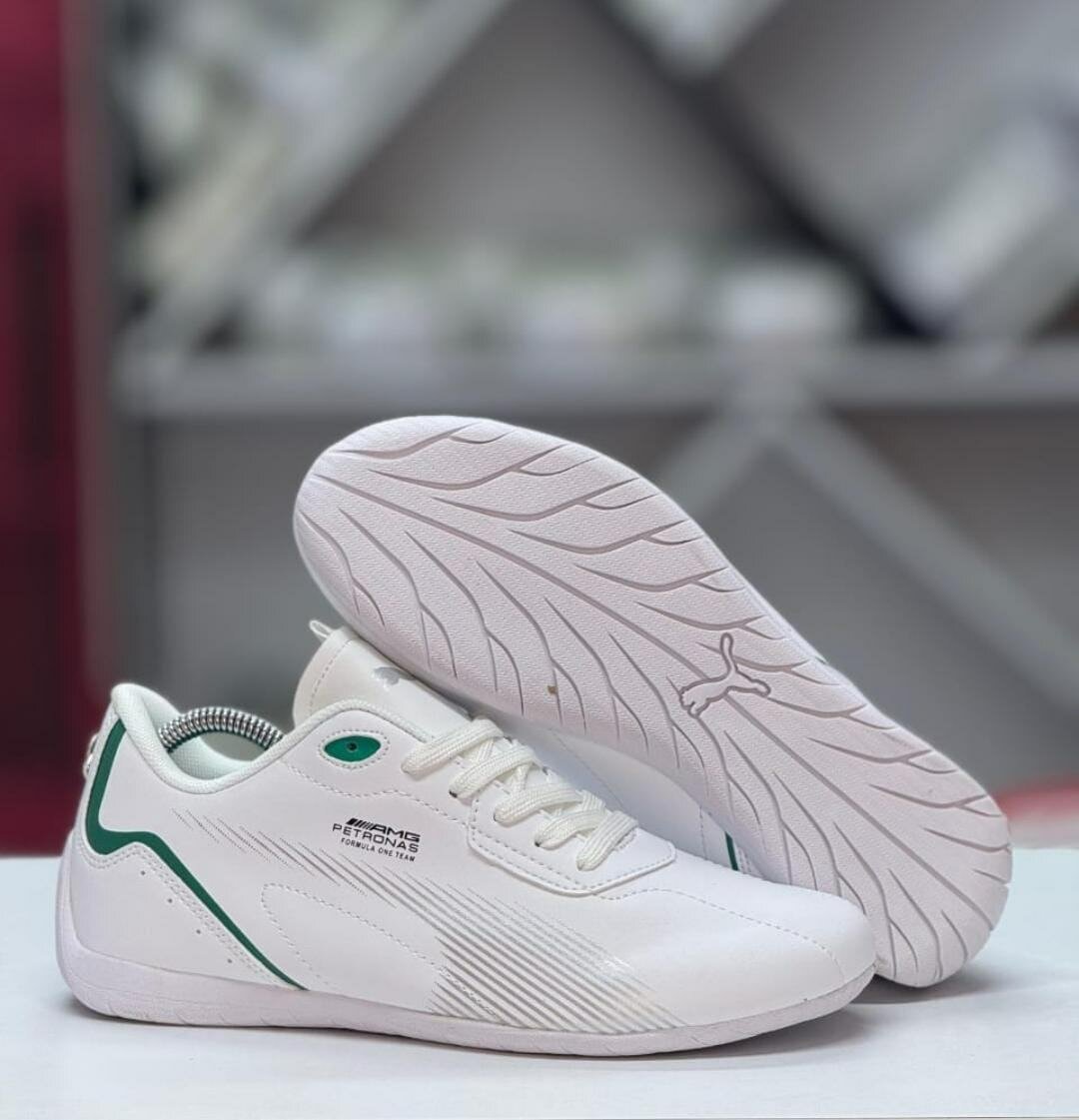 Chaussures de sport blanches élégantes
