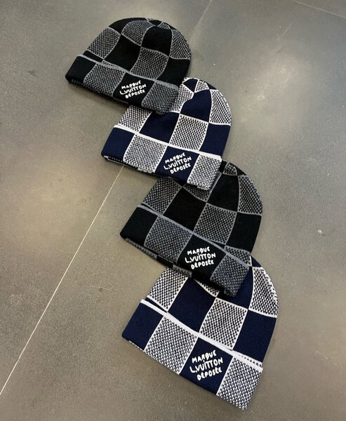 Bonnet en laine à carreaux