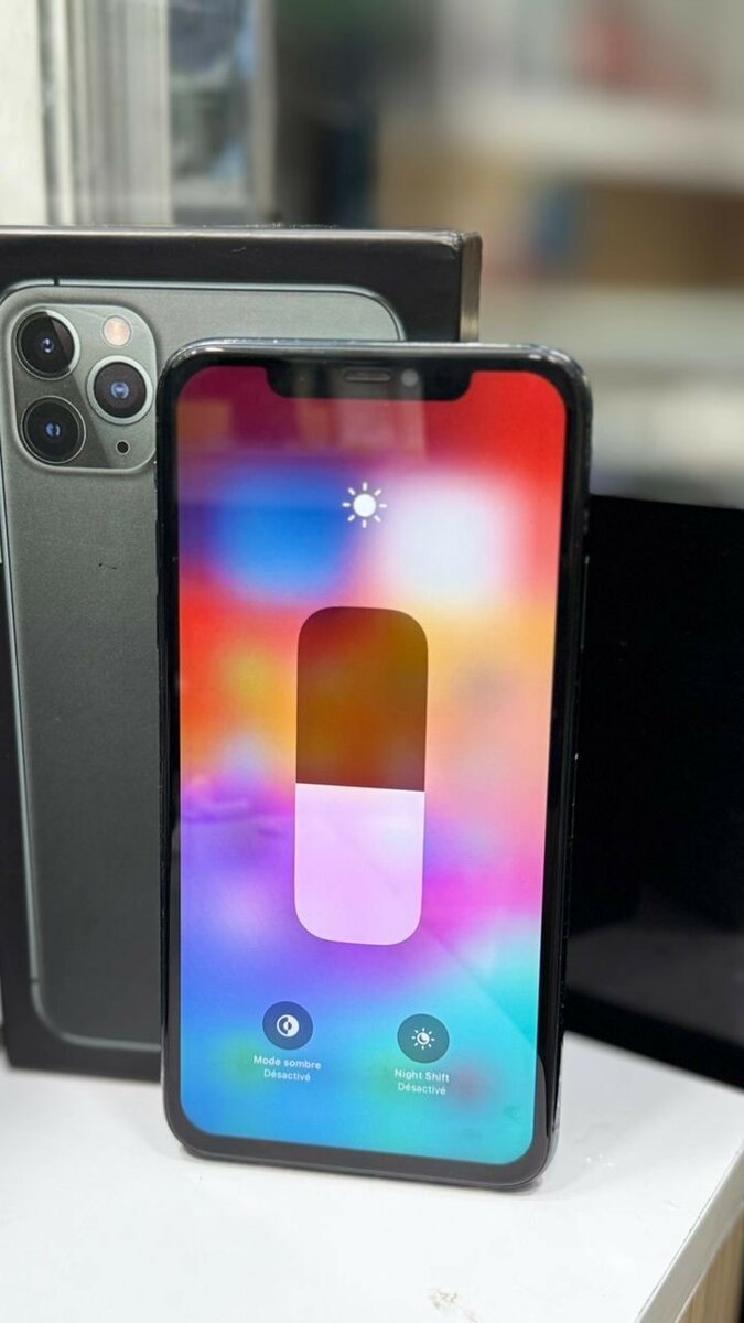 iPhone 11pro Max 64Giga Second main