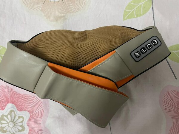 Massager of neck kneading