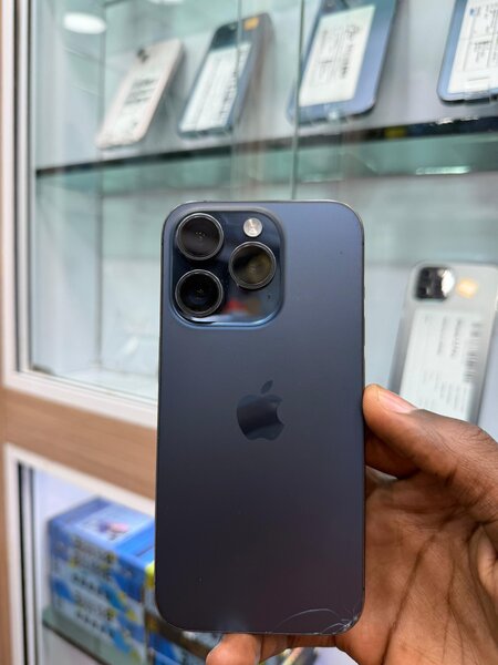 iPhone 15pro 128Go batterie