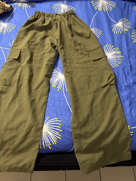 Pantalon cargo ample kaki