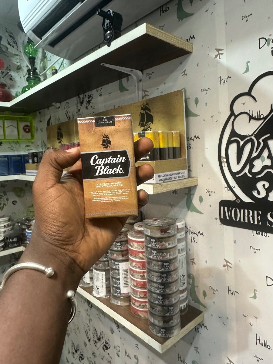 Captain black cigarette