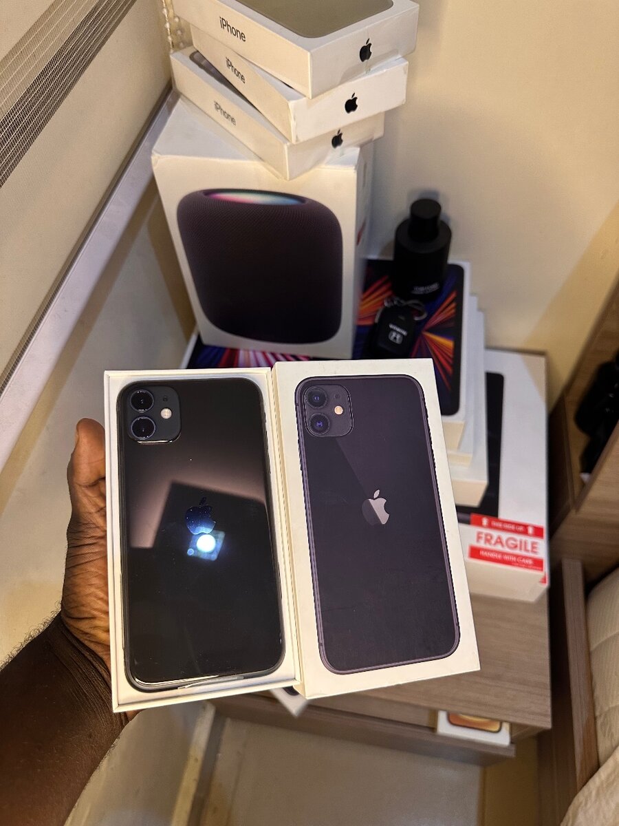 iPhone 11 64gb Gevey Unlocked