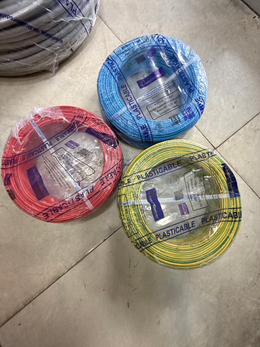 Câbles Électriques Multicolore