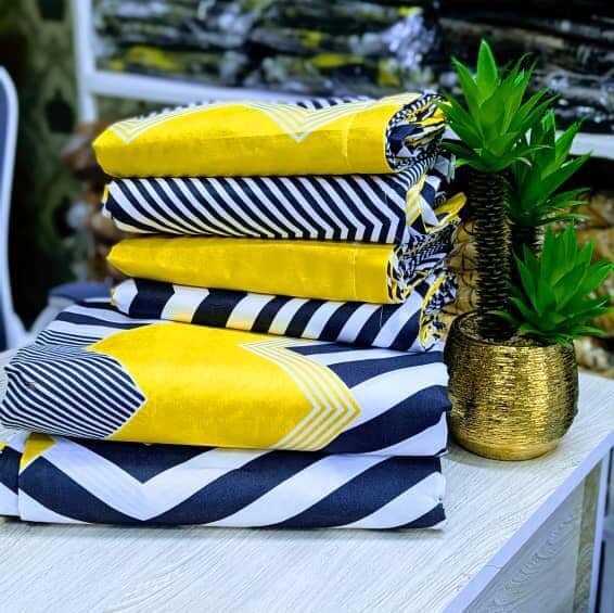  set includes 2 bedsheets and 4 pillowcases.