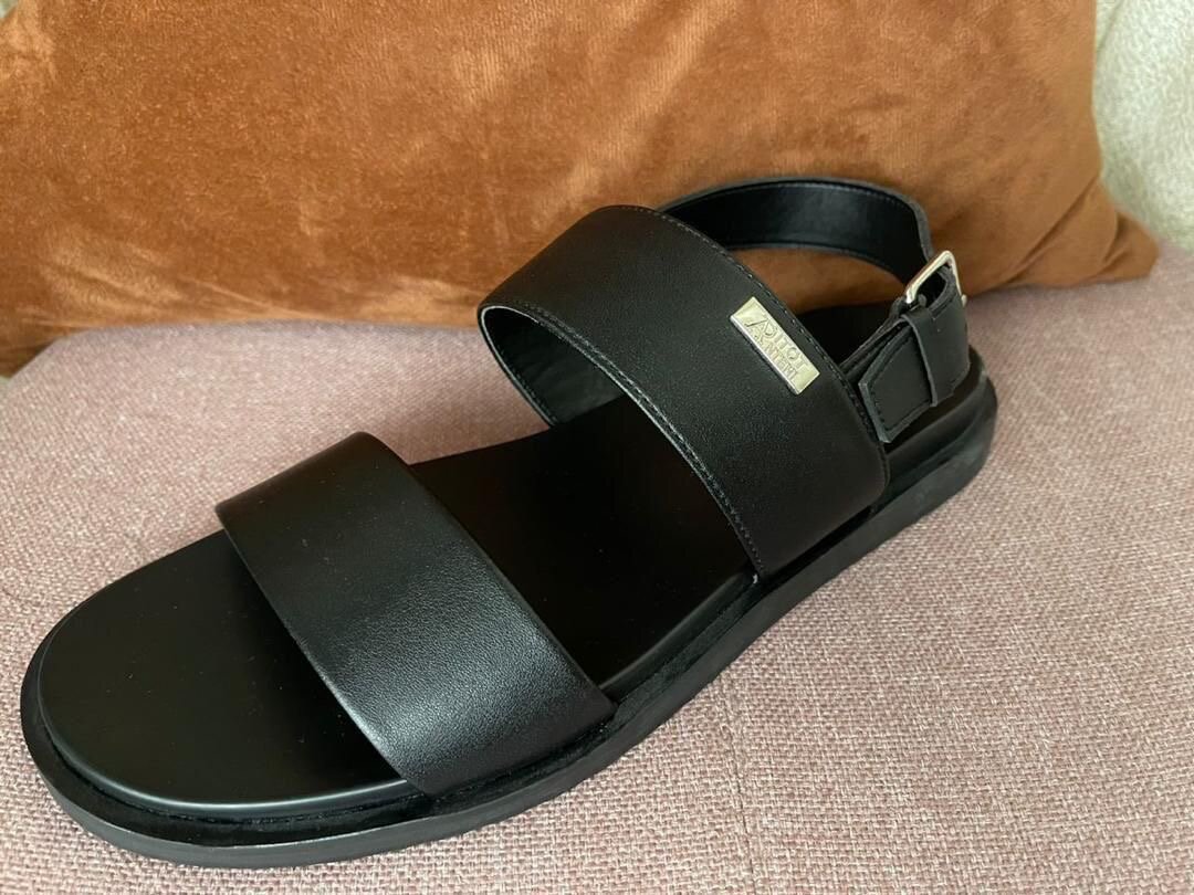 Quito  plates noires en cuir